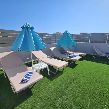 Elegant 2br Rooftop Pool & Walk To Old Town